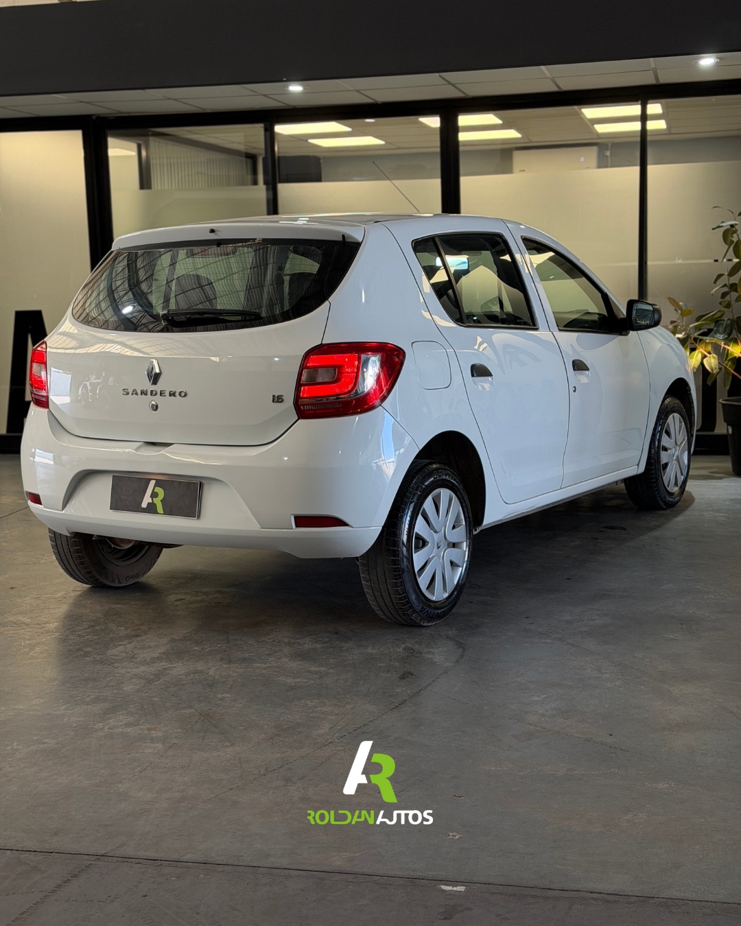 RENAULT SANDERO II 1.6  8V AUTHENTIQUE (2017) - AA899MX #2