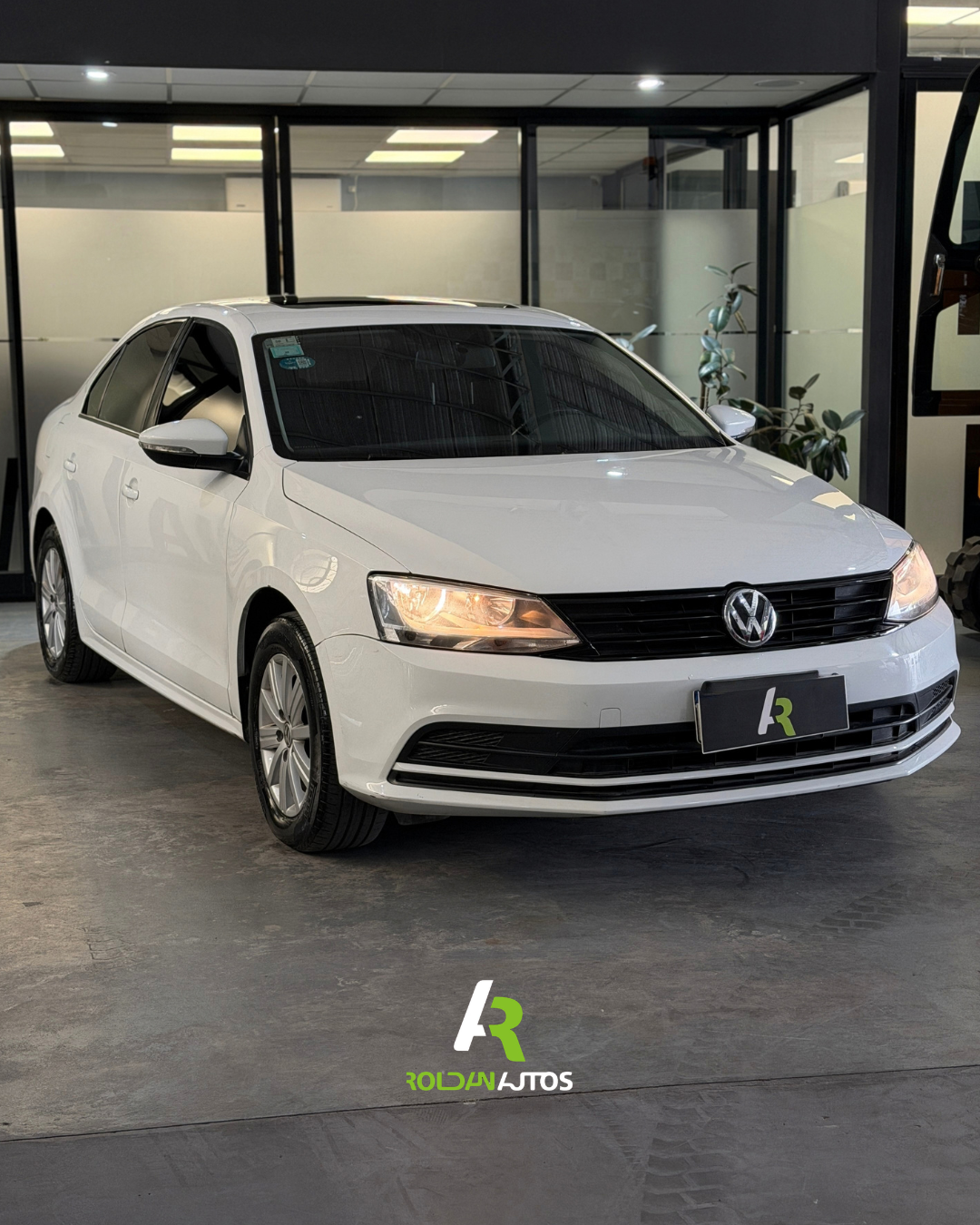 VOLKSWAGEN VENTO  2.0  8V ADVANCE SUMMER L/15