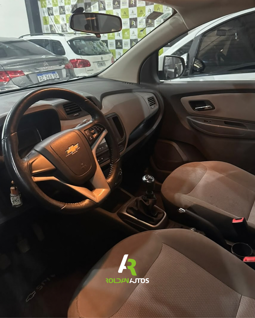 CHEVROLET SPIN 1.8 LTZ 7 AS (2016) - AA411MS #1
