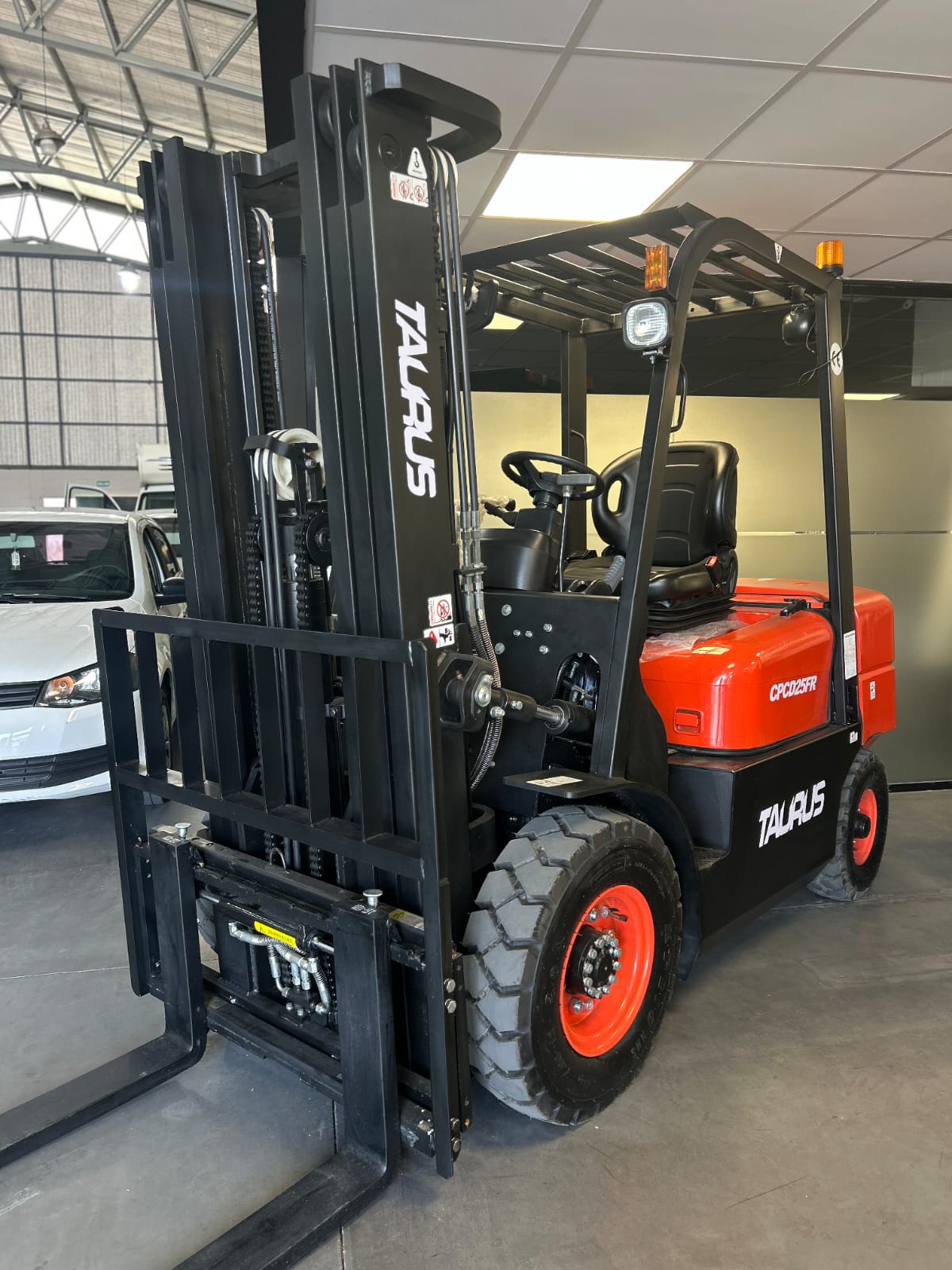 Autoelevador 2,5 (2026) - 13321231321 #1